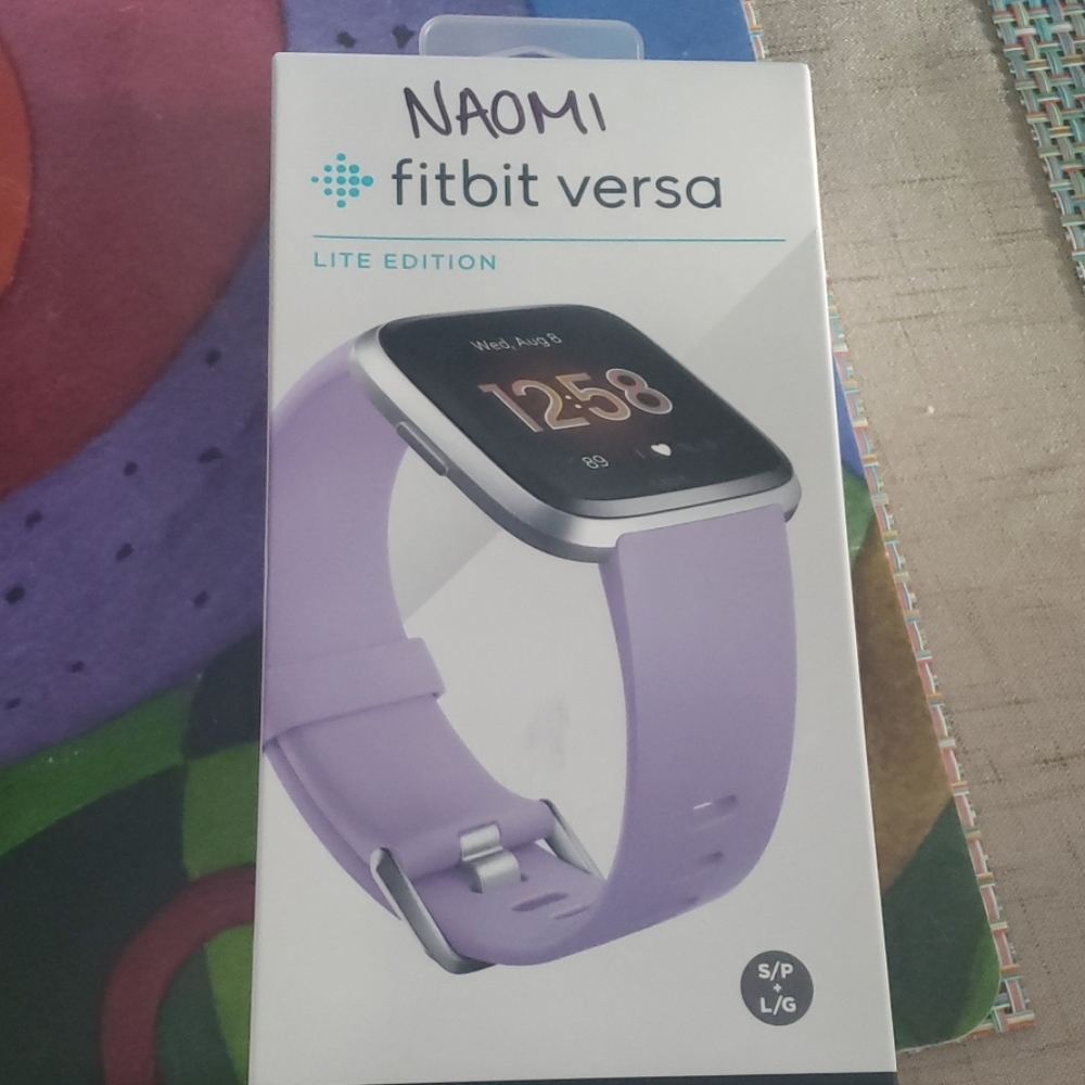 Fitbit versa lite edition